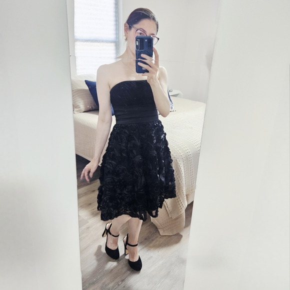 Chic Black Strapless Dress - Picture 1 of 5